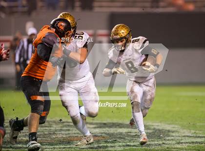 Thumbnail 3 in North Davidson vs. Shelby (NCHSAA 2AA Championship) photogallery.