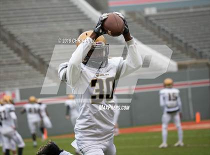 Thumbnail 2 in North Davidson vs. Shelby (NCHSAA 2AA Championship) photogallery.