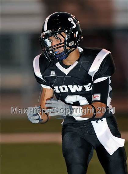 Thumbnail 3 in Chico vs. Howe photogallery.