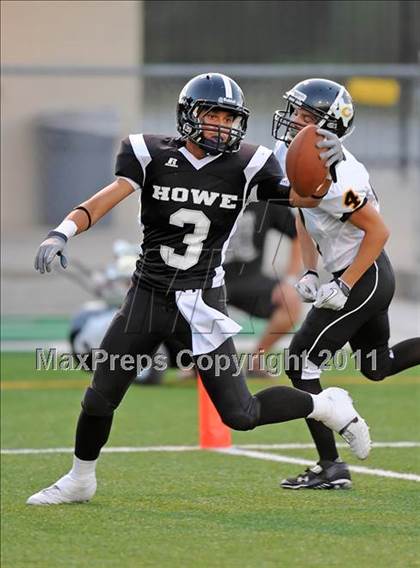 Thumbnail 1 in Chico vs. Howe photogallery.