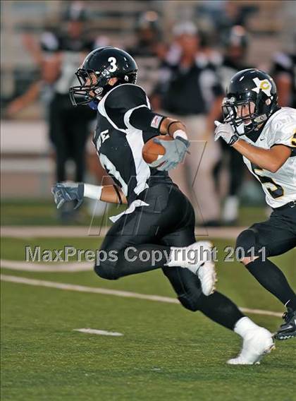 Thumbnail 2 in Chico vs. Howe photogallery.