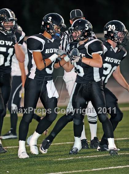 Thumbnail 3 in Chico vs. Howe photogallery.
