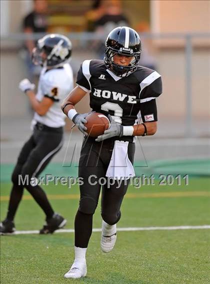 Thumbnail 3 in Chico vs. Howe photogallery.