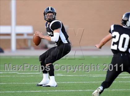 Thumbnail 3 in Chico vs. Howe photogallery.