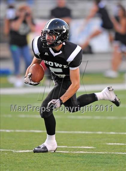 Thumbnail 3 in Chico vs. Howe photogallery.