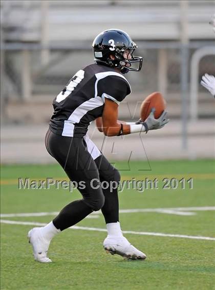 Thumbnail 2 in Chico vs. Howe photogallery.