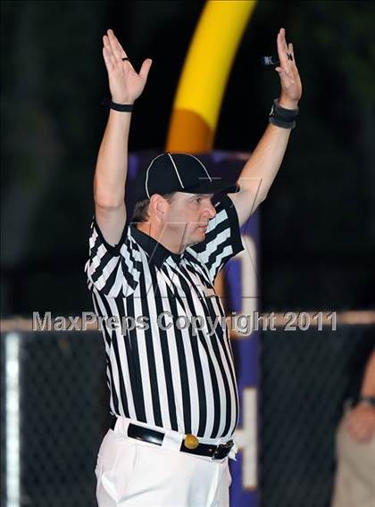 Thumbnail 2 in Chico vs. Howe photogallery.