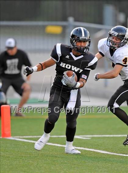 Thumbnail 3 in Chico vs. Howe photogallery.