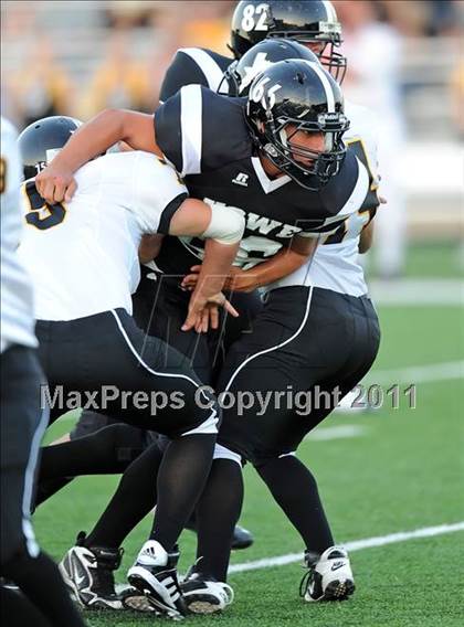 Thumbnail 3 in Chico vs. Howe photogallery.