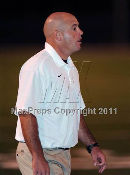 Thumbnail 3 in Chico vs. Howe photogallery.