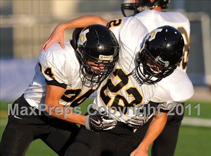 Thumbnail 2 in Chico vs. Howe photogallery.