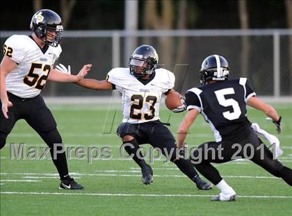 Thumbnail 1 in Chico vs. Howe photogallery.