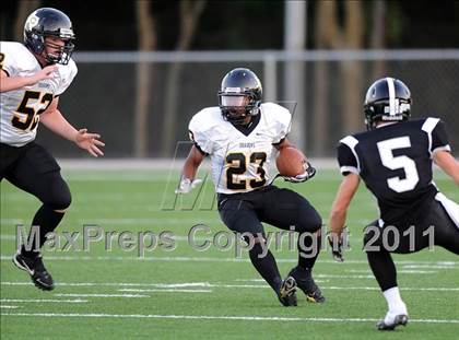 Thumbnail 3 in Chico vs. Howe photogallery.
