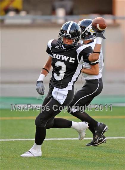 Thumbnail 2 in Chico vs. Howe photogallery.