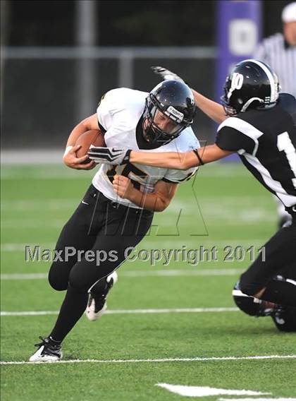 Thumbnail 3 in Chico vs. Howe photogallery.