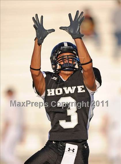 Thumbnail 2 in Chico vs. Howe photogallery.