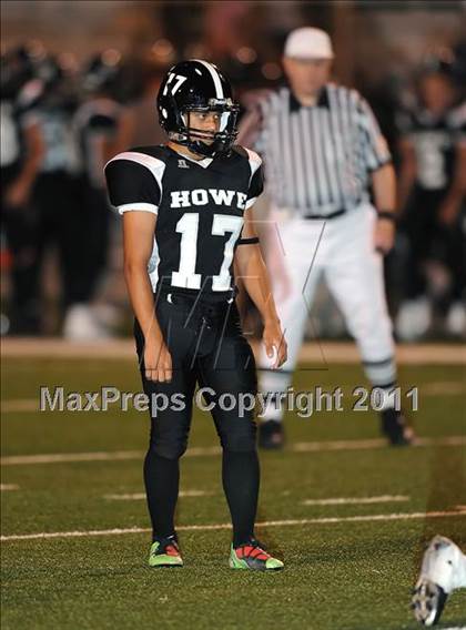 Thumbnail 2 in Chico vs. Howe photogallery.