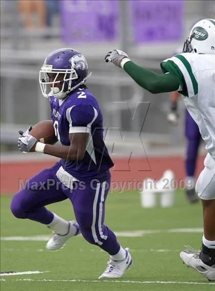 Thumbnail 3 in Franklin vs. Sacred Heart Cathedral (Battle at the Capital) photogallery.