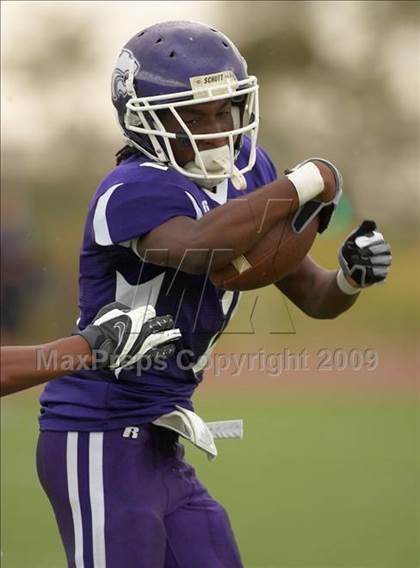 Thumbnail 2 in Franklin vs. Sacred Heart Cathedral (Battle at the Capital) photogallery.