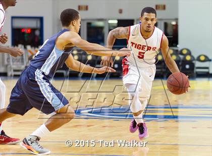 Thumbnail 3 in Patterson vs. Bellarmine College Prep photogallery.