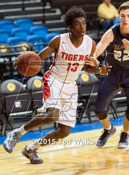 Thumbnail 1 in Patterson vs. Bellarmine College Prep photogallery.