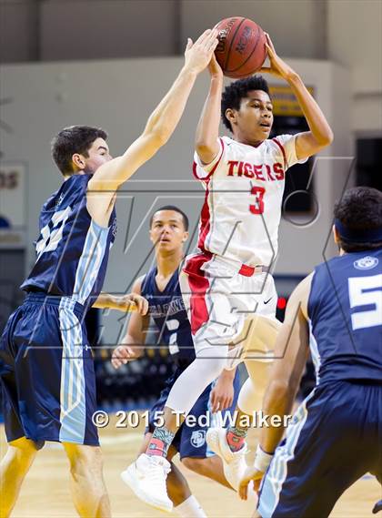 Thumbnail 3 in Patterson vs. Bellarmine College Prep photogallery.