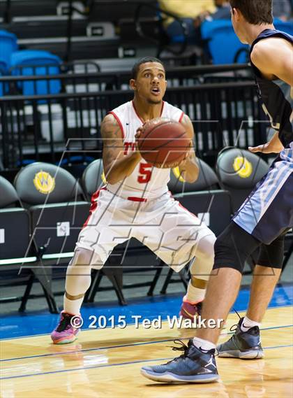 Thumbnail 3 in Patterson vs. Bellarmine College Prep photogallery.