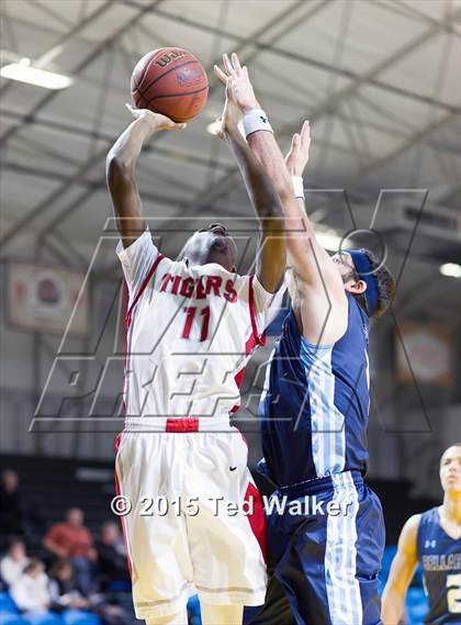Thumbnail 3 in Patterson vs. Bellarmine College Prep photogallery.