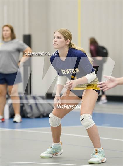 Thumbnail 2 in Trenton vs. Sterling Heights Stevenson (Beast of the East) photogallery.