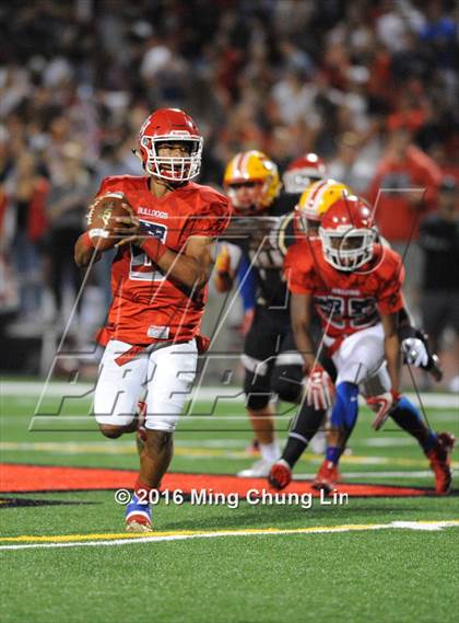 Thumbnail 2 in Mission Viejo vs. Oak Hills (Honor Bowl) photogallery.