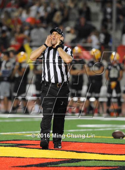 Thumbnail 1 in Mission Viejo vs. Oak Hills (Honor Bowl) photogallery.