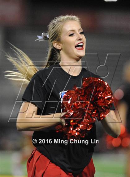 Thumbnail 1 in Mission Viejo vs. Oak Hills (Honor Bowl) photogallery.