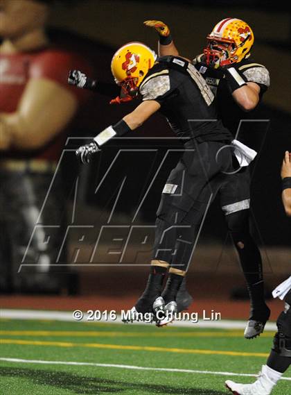 Thumbnail 3 in Mission Viejo vs. Oak Hills (Honor Bowl) photogallery.