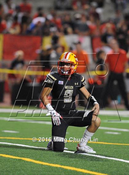 Thumbnail 3 in Mission Viejo vs. Oak Hills (Honor Bowl) photogallery.