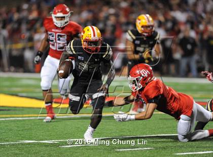 Thumbnail 2 in Mission Viejo vs. Oak Hills (Honor Bowl) photogallery.