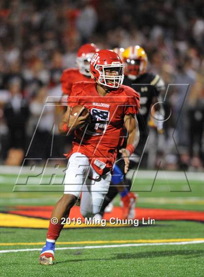 Thumbnail 3 in Mission Viejo vs. Oak Hills (Honor Bowl) photogallery.
