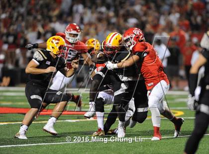 Thumbnail 2 in Mission Viejo vs. Oak Hills (Honor Bowl) photogallery.