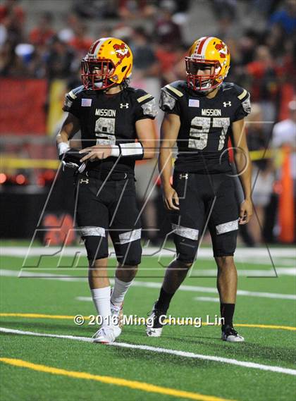 Thumbnail 2 in Mission Viejo vs. Oak Hills (Honor Bowl) photogallery.