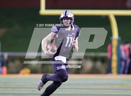 Thumbnail 1 in Guyer vs. Tomball (UIL 6A DII Semifinal) photogallery.