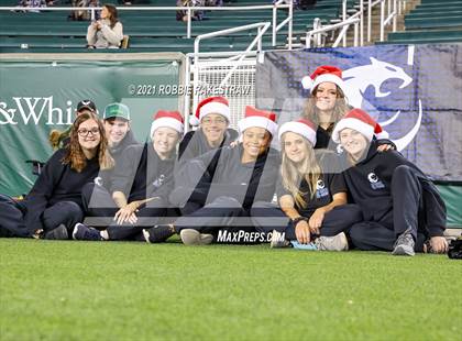 Thumbnail 1 in Guyer vs. Tomball (UIL 6A DII Semifinal) photogallery.