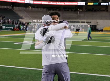 Thumbnail 3 in Guyer vs. Tomball (UIL 6A DII Semifinal) photogallery.