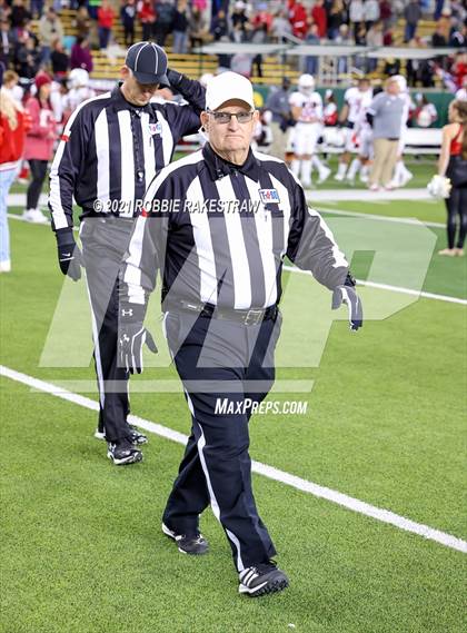 Thumbnail 3 in Guyer vs. Tomball (UIL 6A DII Semifinal) photogallery.