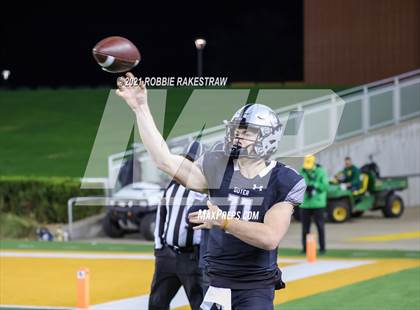 Thumbnail 1 in Guyer vs. Tomball (UIL 6A DII Semifinal) photogallery.