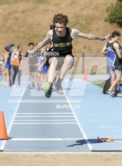 Thumbnail 3 in Cougar Friendship Relays photogallery.