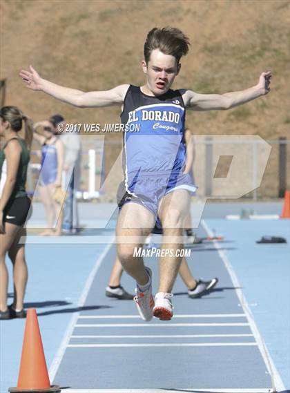 Thumbnail 2 in Cougar Friendship Relays photogallery.