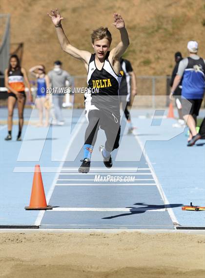 Thumbnail 1 in Cougar Friendship Relays photogallery.