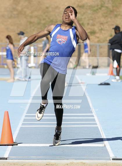 Thumbnail 1 in Cougar Friendship Relays photogallery.