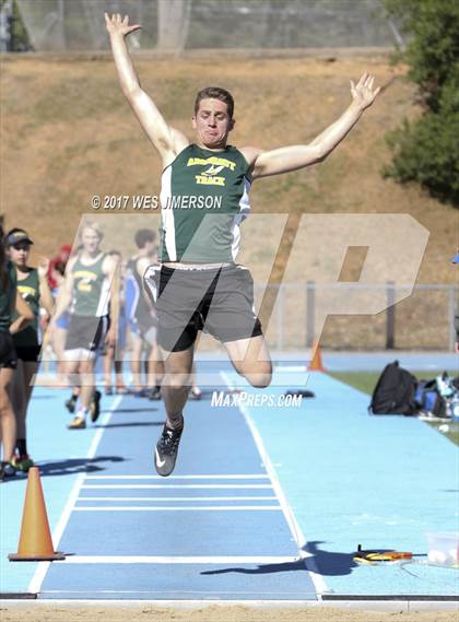 Thumbnail 1 in Cougar Friendship Relays photogallery.