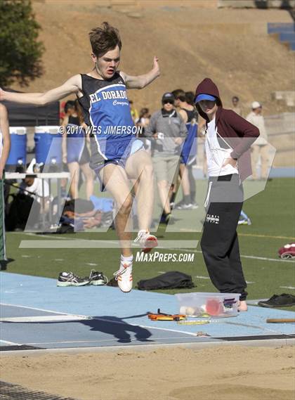 Thumbnail 2 in Cougar Friendship Relays photogallery.