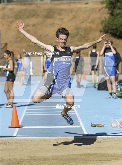 Thumbnail 1 in Cougar Friendship Relays photogallery.